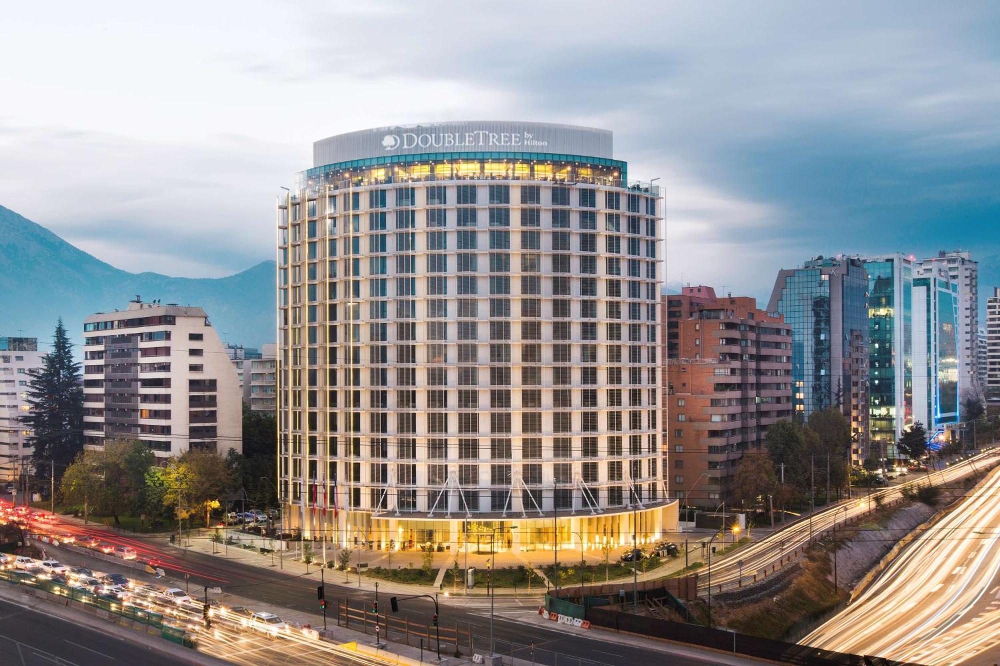 Hotel Doubletree By Hilton Santiago Kennedy, Chile Extérieur photo